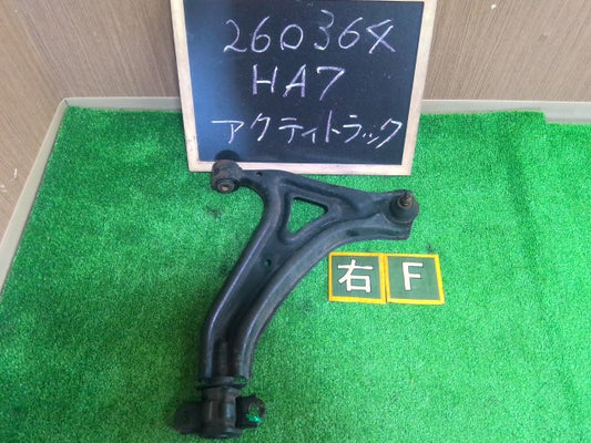 【中古】アクティ GBD-HA7 右フロントロアアーム 51350-S3A-003