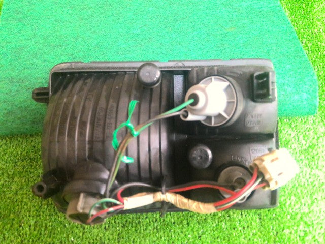 【中古】エブリィ EBD-DA64V 右テールランプ 右ブレーキランプ