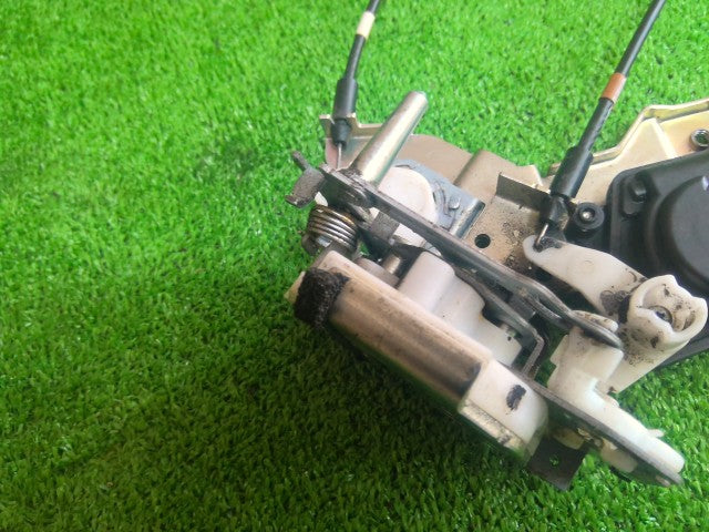 【中古】エブリィ EBD-DA64V 右フロントドアロック ソレノイド