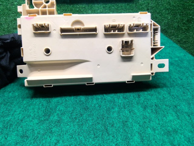 【中古】ミライース DBA-LA300S ヒューズボックス 82600-B2370
