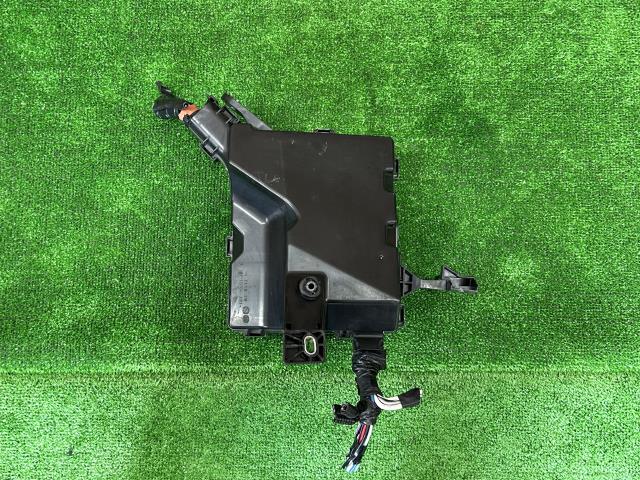 【中古】ヴェルファイア DBA-AGH35W エンジンルーム内 ヒューズボックス