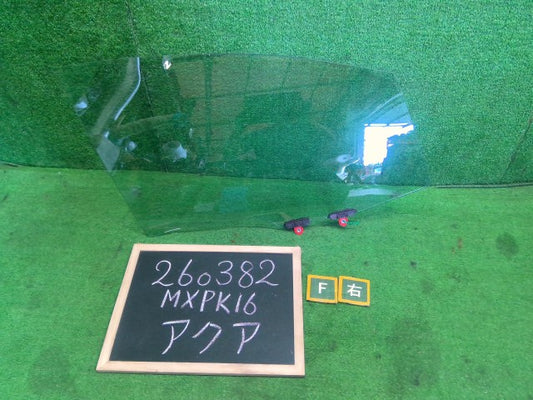 アクア 右Ｆドアガラス 6AA-MXPK16 68101-52300