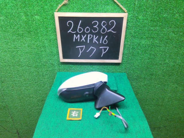 アクア 右サイドミラー 6AA-MXPK16 87910-52G21