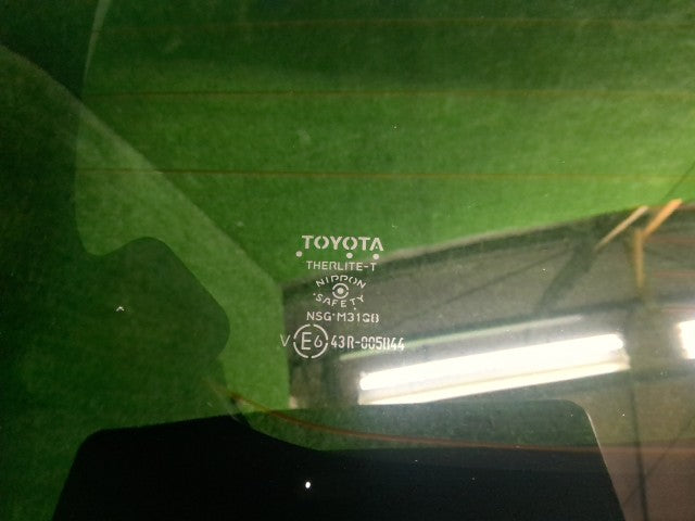 アクア バックドアＡＳＳＹ 6AA-MXPK16 67005-52G71