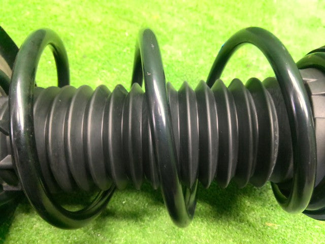 アクア 左ＦストラットＡＳＳＹ 6AA-MXPK16 48520-52G30