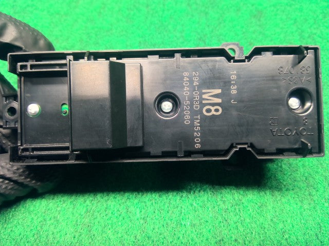 アクア パワーウインドウスイッチ 6AA-MXPK16 84040-52060