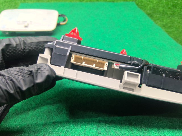 アクア ルームランプ 6AA-MXPK16 81240-42020-B0