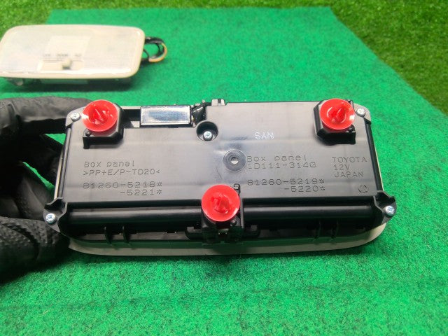 アクア ルームランプ 6AA-MXPK16 81240-42020-B0