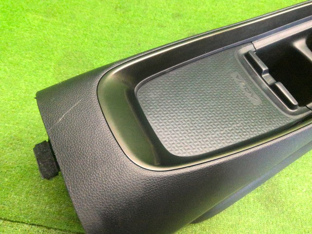 アクア コンソールボックス 6AA-MXPK16 58804-52070-C3
