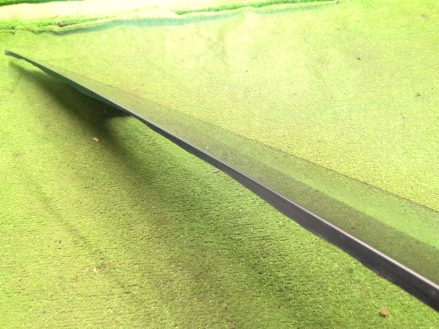 【中古】セレナ 6AA-GFC28 右フロント サイドウインドガラス