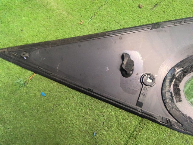 【中古】セレナ 6AA-GFC28 左フロント サイドウインドガラス