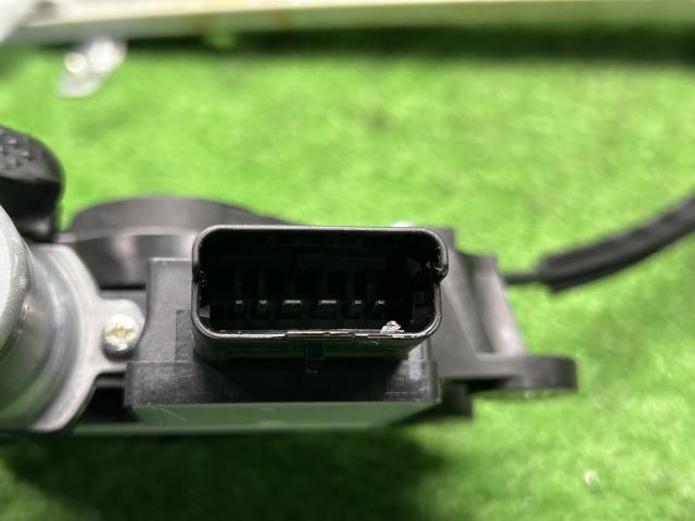 【中古】セレナ 6AA-GFC28 左リアドアレギュレータ・モーター 82721-7DA0A
