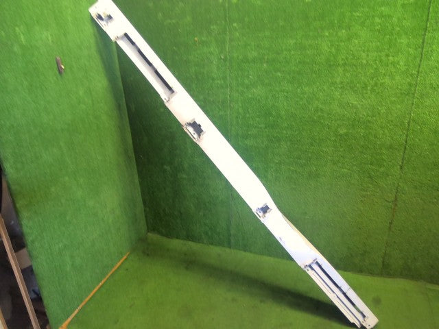 【中古】セレナ 6AA-GFC28 右サイドステップ 76850-7DF7A