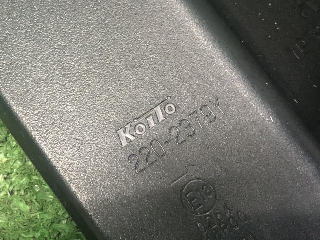 【中古】セレナ 6AA-GFC28 右テールランプ 26550-7DA0A
