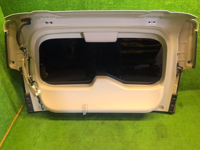 【中古】セレナ 6AA-GFC28 バックドア 上側
