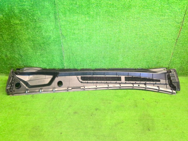 【中古】セレナ 6AA-GFC28 カウルトップパネル 66862-7DA0B