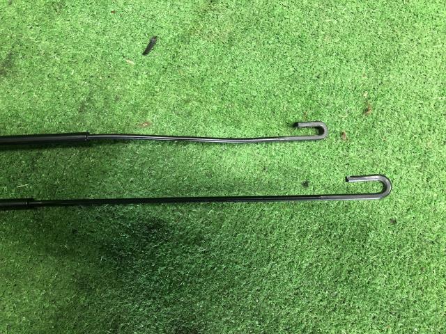 【中古】セレナ 6AA-GFC28 フロントワイパーアーム 28881-7DA0A