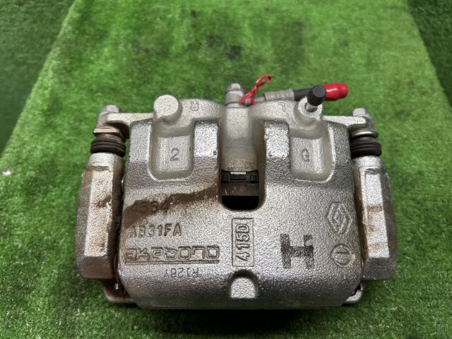 【中古】セレナ 6AA-GFC28 左フロントキャリパー 41011-7DA0A