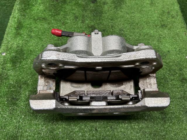 【中古】セレナ 6AA-GFC28 左フロントキャリパー 41011-7DA0A