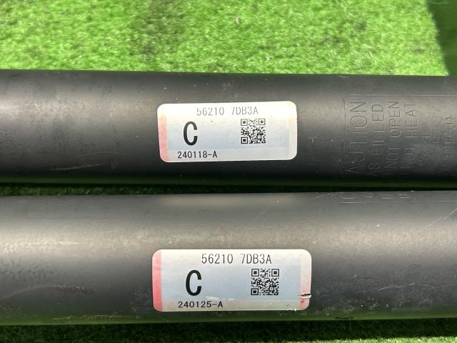 【中古】セレナ 6AA-GFC28 リアショック アブソーバーセット