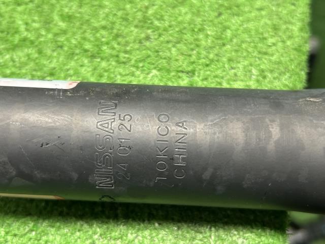 【中古】セレナ 6AA-GFC28 リアショック アブソーバーセット
