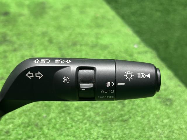 【中古】セレナ 6AA-GFC28 ディマースイッチ 25560-7DA1C