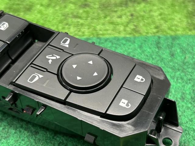 【中古】セレナ 6AA-GFC28 パワーウインドウスイッチ 25401-6RA0A