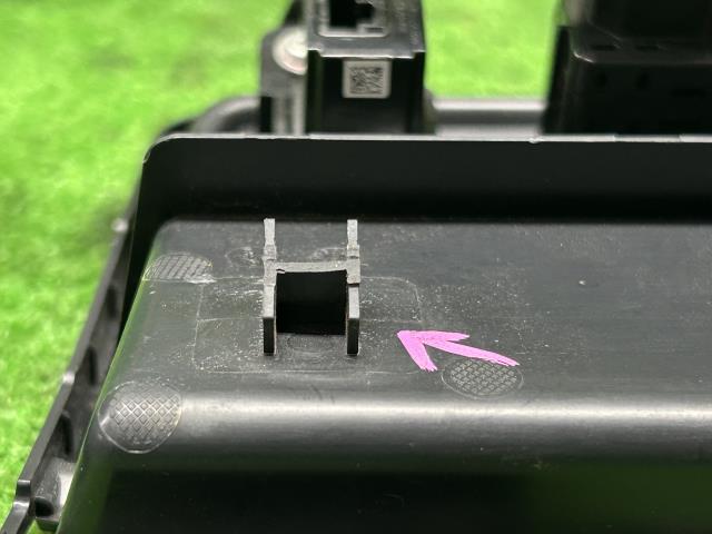 【中古】セレナ 6AA-GFC28 USBポート 68962-7DA2A