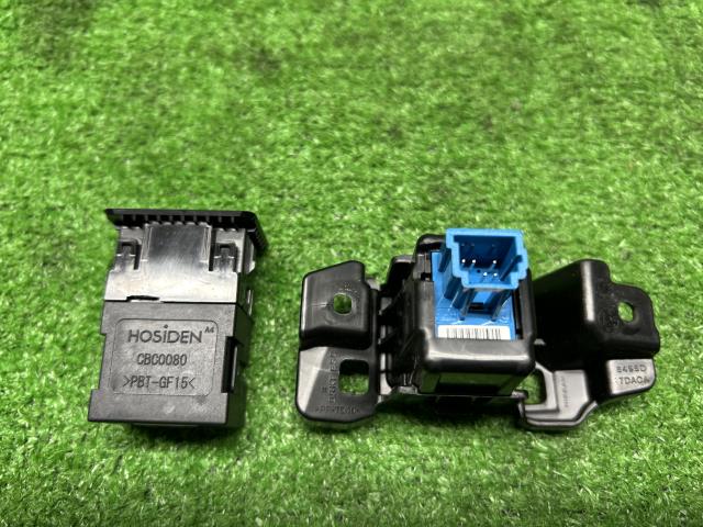 【中古】セレナ 6AA-GFC28 リア側 スライドドアスイッチ