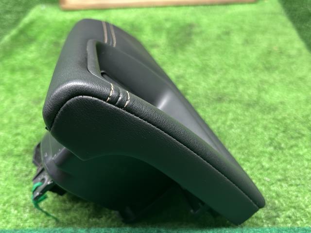 【中古】セレナ 6AA-GFC28 右側 ドリンクホルダー