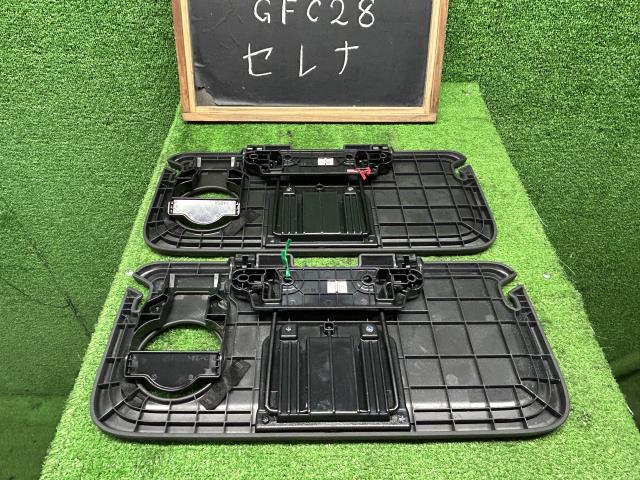 【中古】セレナ 6AA-GFC28 セカンドシート バックテーブル