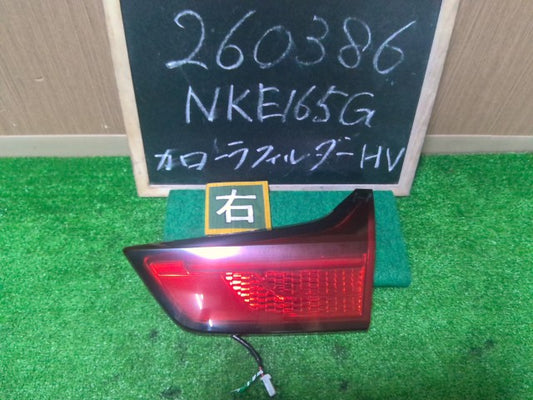 【中古】カローラフィールダー DAA-NKE165G 右 テールランプ