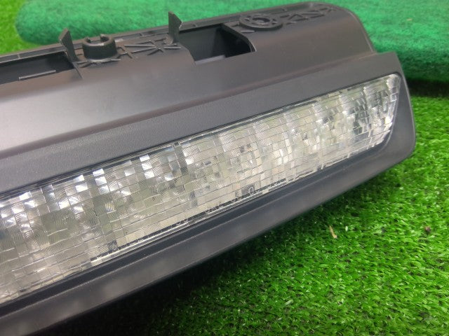 【中古】フリード DAA-GP3 ハイマウントストップランプ クリアレンズ
