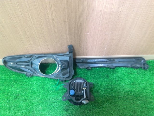 【中古】シャトル DAA-GP8 右 LED