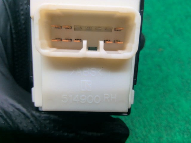 【中古】ムーヴ LA-L160S パワーウインドウスイッチ 84820-B2010
