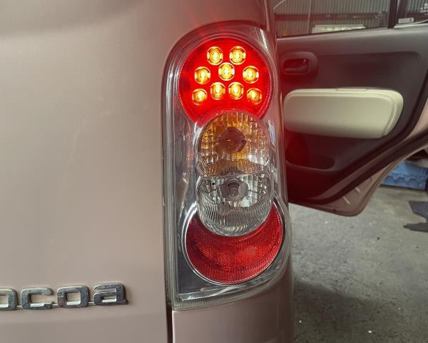 ミラココア 右テールランプ DBA-L685S 81550-B2480