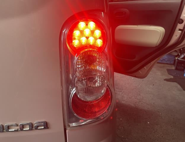 ミラココア 右テールランプ DBA-L685S 81550-B2480