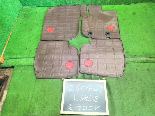 ミラココア フロアマット DBA-L685S