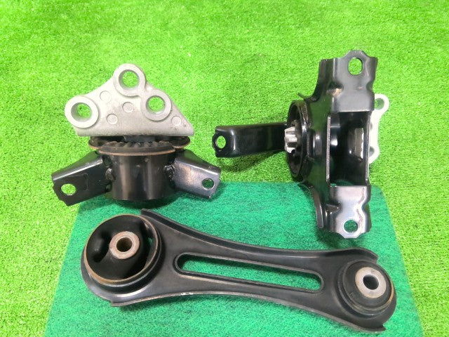 【中古】デイズルークス DBA-B21A EGマウント エンジンマウント