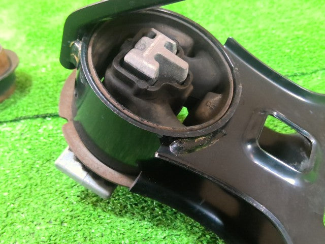 【中古】デイズルークス DBA-B21A EGマウント エンジンマウント