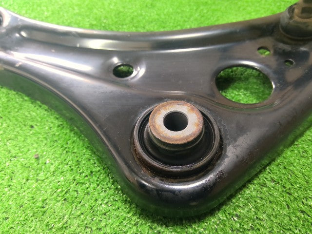 【中古】デイズルークス DBA-B21A 左フロントロアアーム 54505-6A00J
