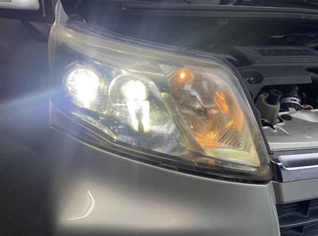 【中古】ムーヴ DBA-LA100S 右ヘッドランプ 右ヘッドライト
