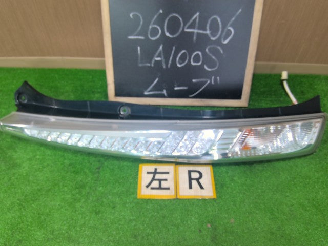 【中古】ムーヴ DBA-LA100S 左テールランプ 左ブレーキランプ