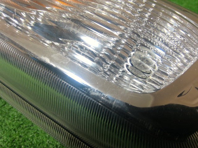 【中古】ムーヴ DBA-LA100S 左テールランプ 左ブレーキランプ