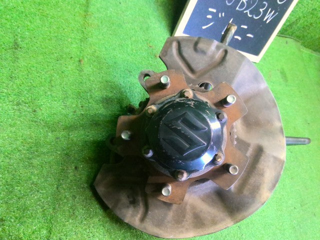 【中古】ジムニー ABA-JB23W 左フロントナックルハブＡＳＳＹ 45151-81A20