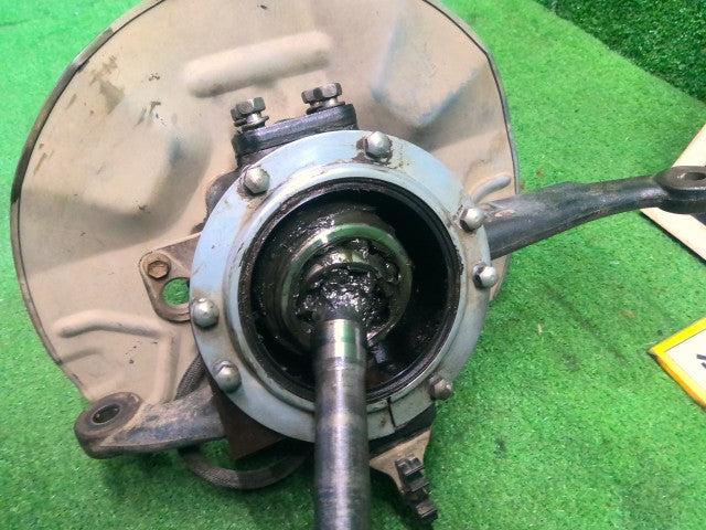 【中古】ジムニー ABA-JB23W 左フロントナックルハブＡＳＳＹ 45151-81A20