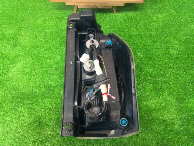【中古】タント DBA-LA610S 左テールランプ 左ブレーキランプ