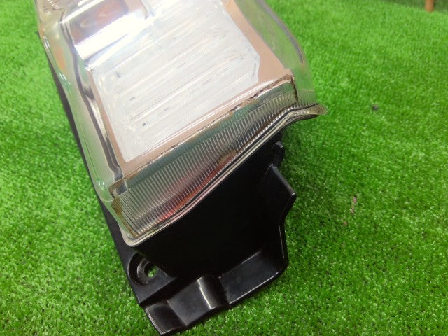 【中古】タント DBA-LA610S 左テールランプ 左ブレーキランプ