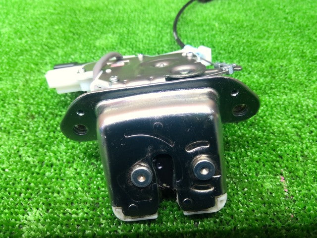 【中古】タント DBA-LA610S バックドアロック ソレノイド