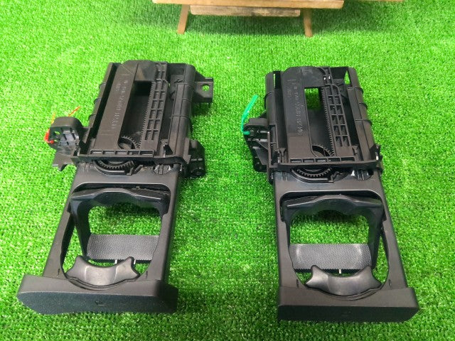 【中古】タント DBA-LA610S ドリンクホルダー 55619-B2330-B0